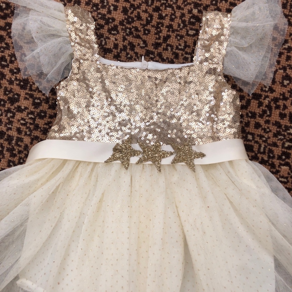 Beautiful star sparkle dress!